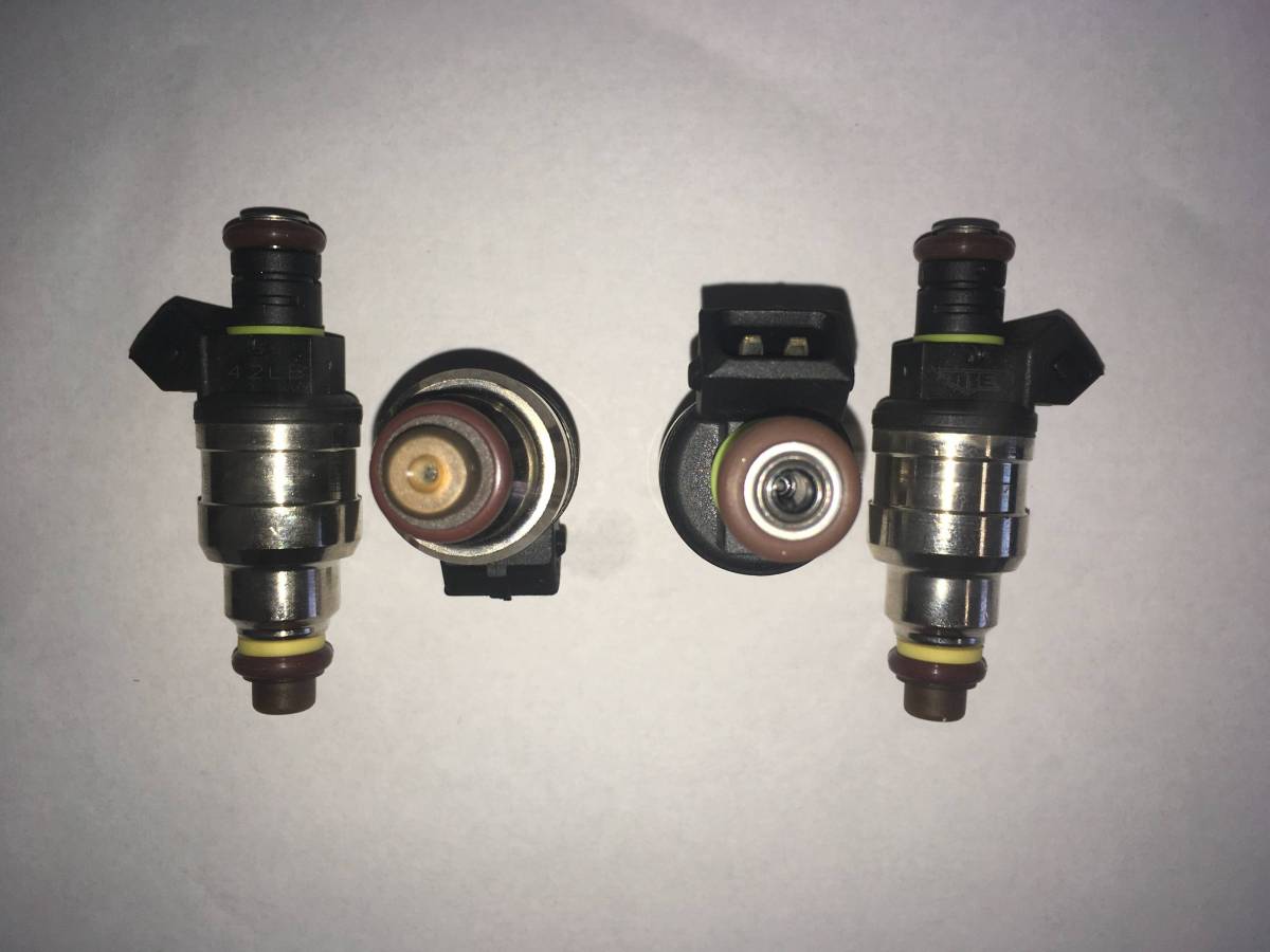 TRE 1000cc Wide Body Bosch Style Fuel Injectors 95lb Ford Mustang