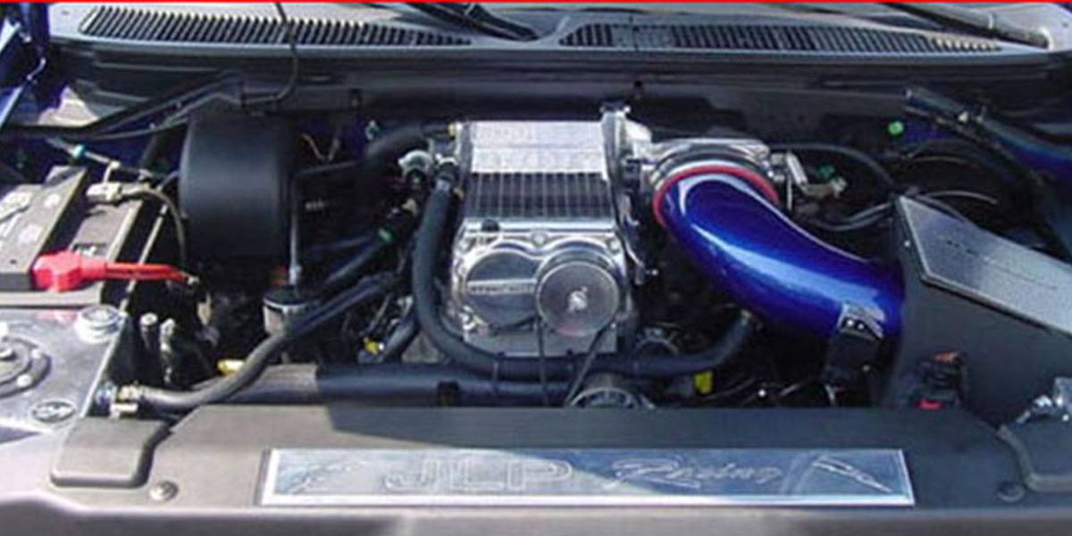 Kenne Bell Superchargers - Kenne Bell 1999-2004 Ford Lightning 5.4L Upgrade Supercharger - Big Bore 2.6L Intercooled Kit - Image 1
